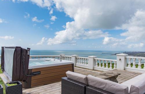 Folkestone Casa | Abbots Cliff House by Bloom Stays