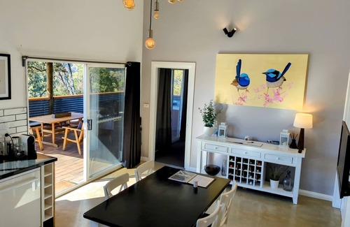 Curraweela Casa | Abercrombie Ridge - Lux LODGE and BARN Spa Retreat - Pet-friendly