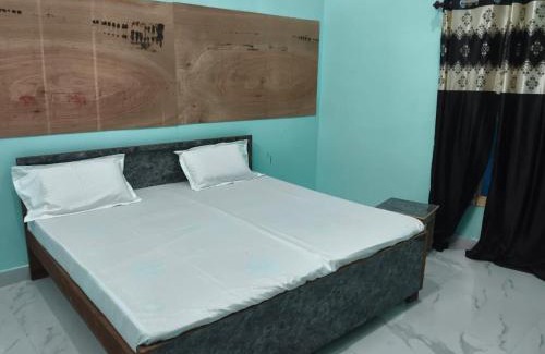 Bidhuna Hotel | Abhivav oyo hotel