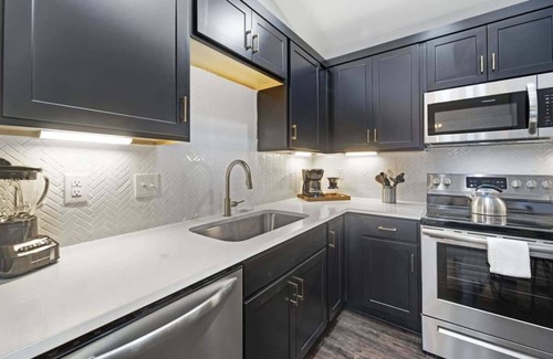 Salemtown Apartamento | Abode | Germantown | Delightful Design + Walkable