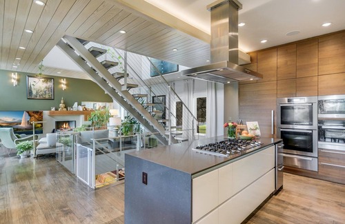 Barton Heights Casa | Above Capitol View I Skyline Views I Pool/Spa I Events I Weddings