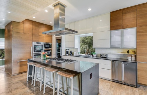 Barton Heights Casa | Above Capitol View I Skyline Views I Pool/Spa I Events I Weddings