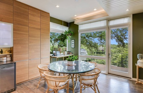 Barton Heights Casa | Above Capitol View I Skyline Views I Pool/Spa I Events I Weddings