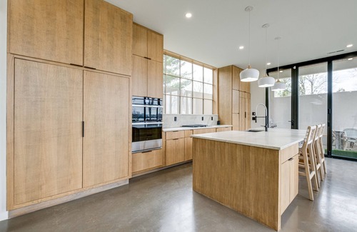 Mount Juliet Casa | Above Nashville Lakeside Modern I Old Hickory Lake | Modern| EventsI Services