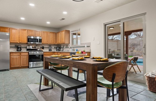 Paradise Hills Civic Casa | ABQ Oasis! Pool and Hot Tub OPEN ALL YEAR!, Game Room, Golf, Great for Reunions!