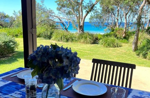 Mollymook Beach Casa | Absolute Beachfront Mollymook