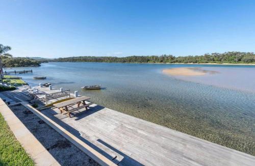 Minnamurra Casa | Absolute waterfront beach house