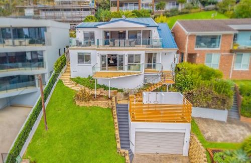 Avoca Beach Casa | Absolutely Avoca - beautiful views for the family