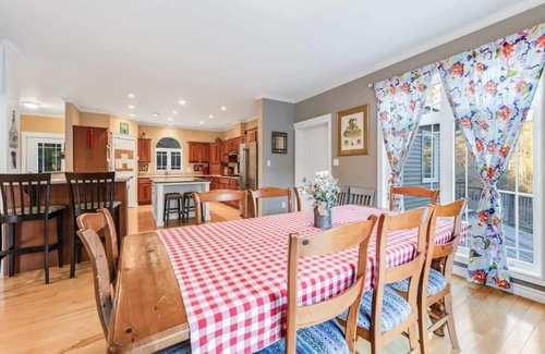 Lamoine Beach Casa | Acadia Lobster Fisherman's Retreat
