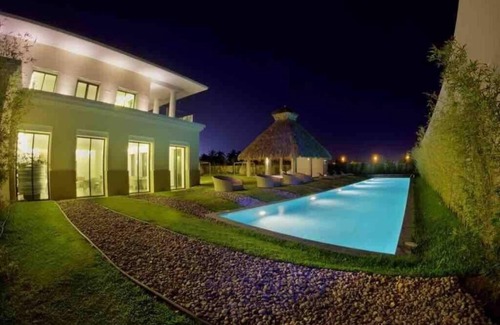 Acapulco Apartamento | Refugio en Acapulco: Elegante Departamento con Acceso a Alberca y Playa