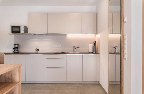 San Genesio Atesino Apartamento | Apartamento vacacional accesible 'Aster Moments Apt Max' con terraza y Wi-Fi
