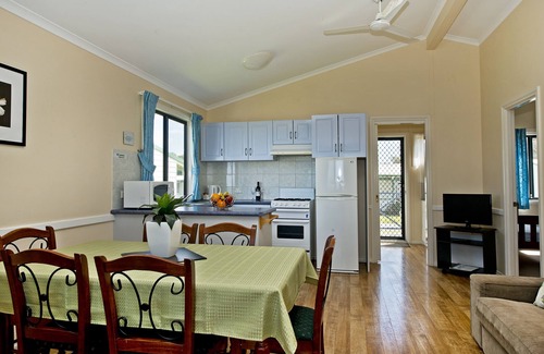 Emu Point Otro | Acclaim Rose Gardens Beachside Holiday Park