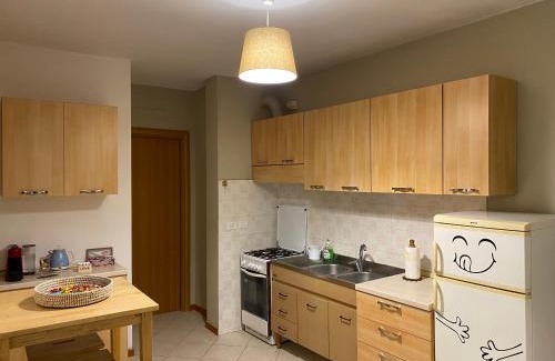 Pomezia Apartamento | Accogliente monolocale con terrazzo e BBQ a Pomezia