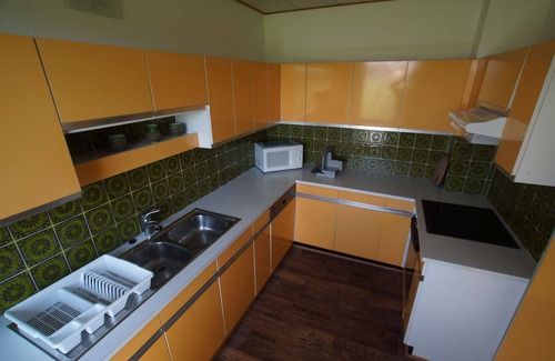 Neulengbach Apartamento | Alojamiento cerca del centro con estanque de natación y maravillosas vistas al castillo.