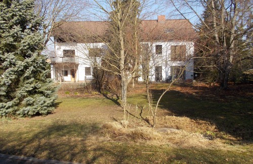 Neulengbach Apartamento | Alojamiento cerca del centro con estanque de natación y maravillosas vistas al castillo.