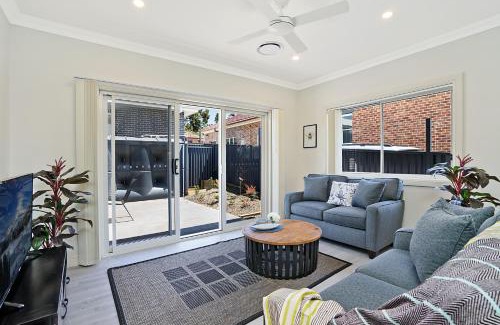 Maitland Casa | Accommodation Hunter - Adams Street Maitland