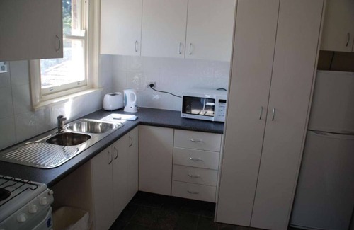 Rockdale Apartamento | Rockdale Apartamento grande de 2 habitaciones con balcón