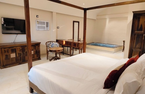 Sanwer Complejo | Aceotel Resorts Rudraksh Indore