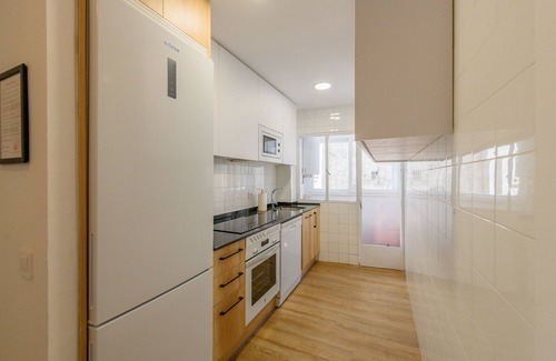 Casco Antiguo Cama Y Desayuno | Acogedora habitación cerca al Polideportivo Los Cantos en Alcorcón SAP35C