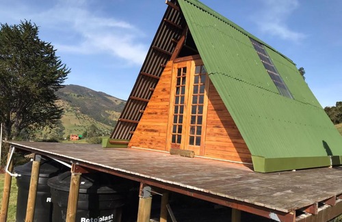 Sesquile Otro | Acogedora MiniEcoCabaña con Vista Al Embalse de Tomine