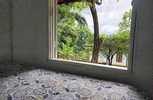 Ilhabela Chalet De Esquí | Aconchegante Chalé Cercado de Natureza ao Lado da Cachoeira do Paquetá