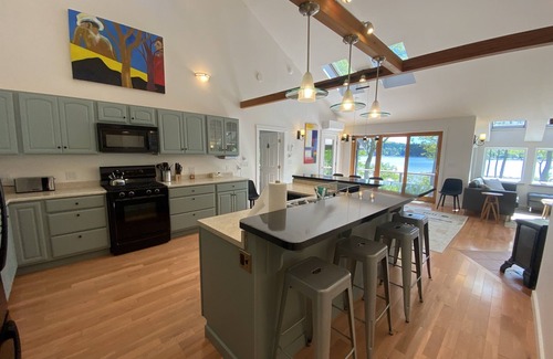 Deer Isle Casa | Acorn Lane Escape - Modern, Seaside Home