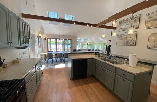 Deer Isle Casa | Acorn Lane Escape - Modern, Seaside Home