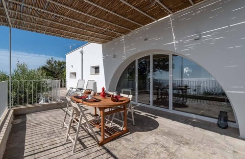 Diso Casa | Acqua Viva Fronte Mare SalentoSealovers with the sea on their doorstep in Castro Marina