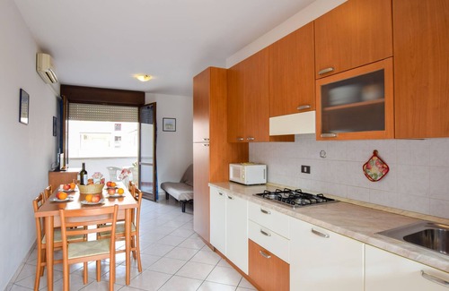 Rosapineta Apartamento | Acquamarina by Interhome