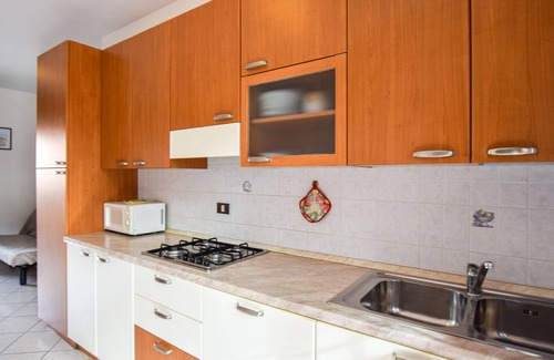 Rosapineta Apartamento | Acquamarina by Interhome