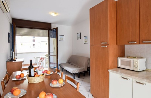 Rosapineta Apartamento | Acquamarina by Interhome