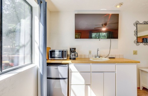 Idyllwild Apartamento | Across From Hiking Trails: Woodsy Studio!