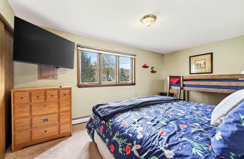 Ellicottville Casa | Across from Holiday Valley 2 King Beds AC