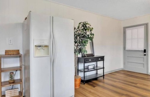 Acworth Casa | Acworth Abode - minutes to DT Acworth & LakePoint