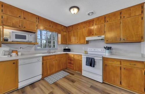 Acworth Casa | Acworth Abode - minutes to DT Acworth & LakePoint