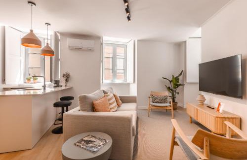 Misericordia Apartamento | AD2 Renovated Charm in Prime Location - BICA - with AC