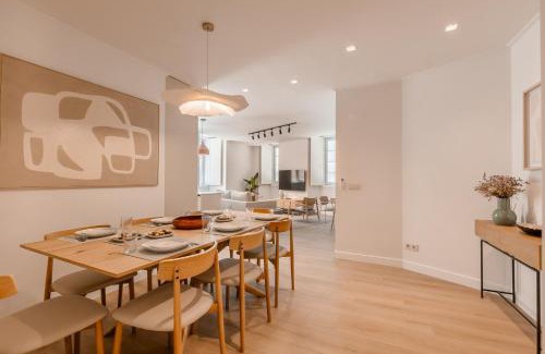 Misericordia Apartamento | AD2 Renovated Charm in Prime Location - BICA - with AC