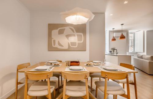 Misericordia Apartamento | AD2 Renovated Charm in Prime Location - BICA - with AC