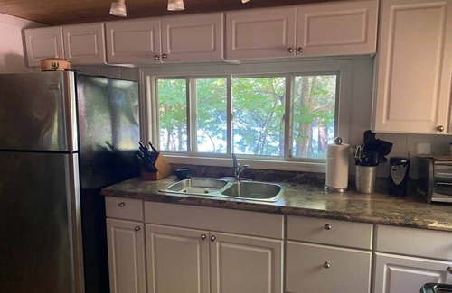 Port Carling Cabina | Ada Lake Cottage - Port Carling couples retreat