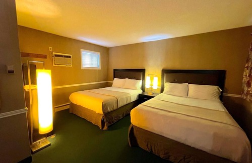 Algoma District Hotel | Adams Motel