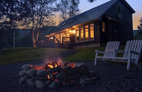 Wells Casa | Adirondack Lakefront Getaway. Newly renovated,Fireplace,Game room,30 min to Gore