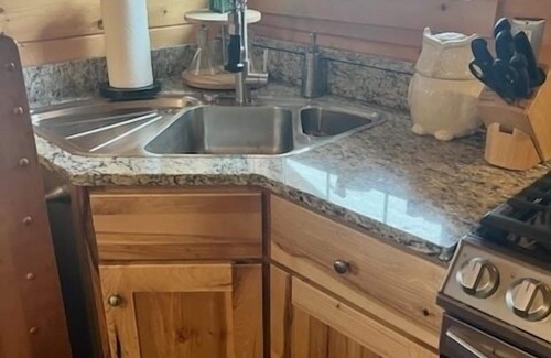 Wells Casa | Adirondack lakeside 4 season home on Lake Algonquin with new hot tub