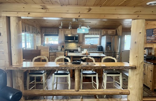 Wells Casa | Adirondack lakeside 4 season home on Lake Algonquin with new hot tub
