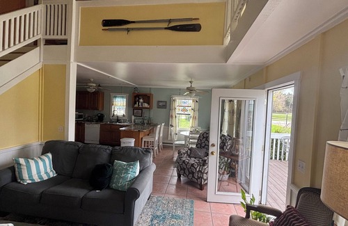 Gypsum Casa | Adjacent to Miller’s Ferry to Put N Bay