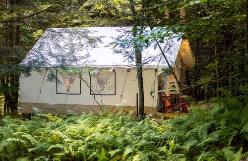 Broadalbin Alquiler De RV | ADK Getaway, As Seen in Travel+Leisure, Glampful