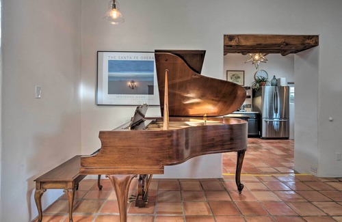 Downtown Santa Fe Cabaña | Adobe House w/ Patio - Walk to Dtwn Plaza & Shops!