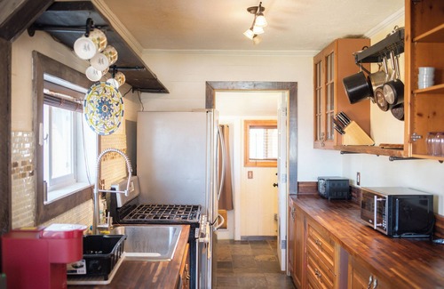 Yellowstone County Casa | Adorable 1 bed house with AC in charming small-town Custer
