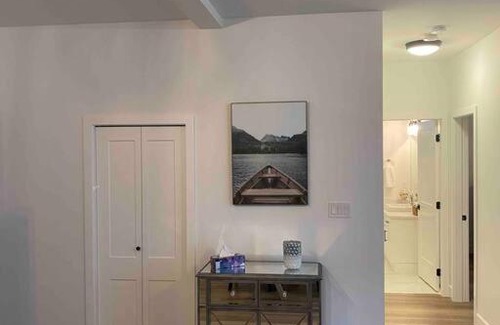 Langford Apartamento | Adorable 1 Bedroom Suite- a skip to Galloping Goose