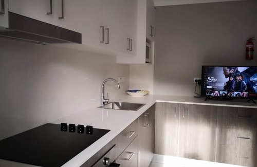 Narwee Casa | Adorable 1bedroom guesthouse in Narwee with deck