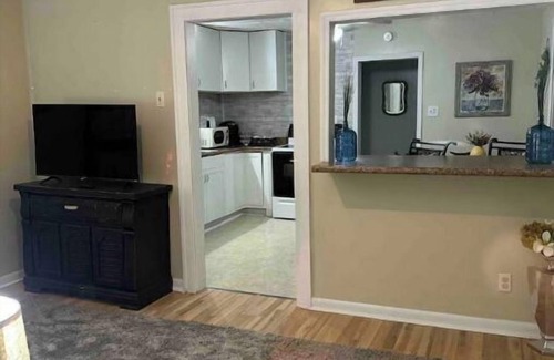 Westwood Casa | Adorable 2 Bedroom Modern Home
